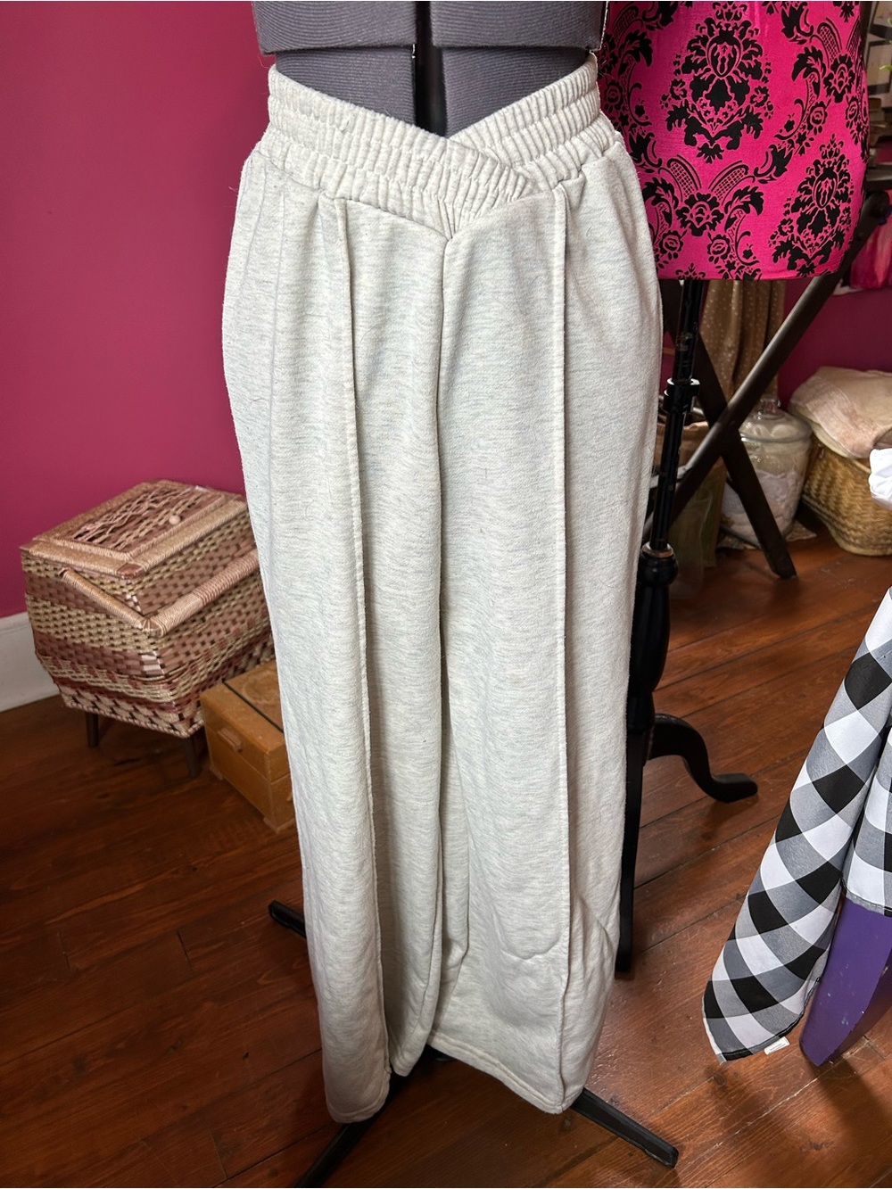FREE WITH ANY PURCHASE:SHEIN Light Gray Elastic Waist Knit Joggers